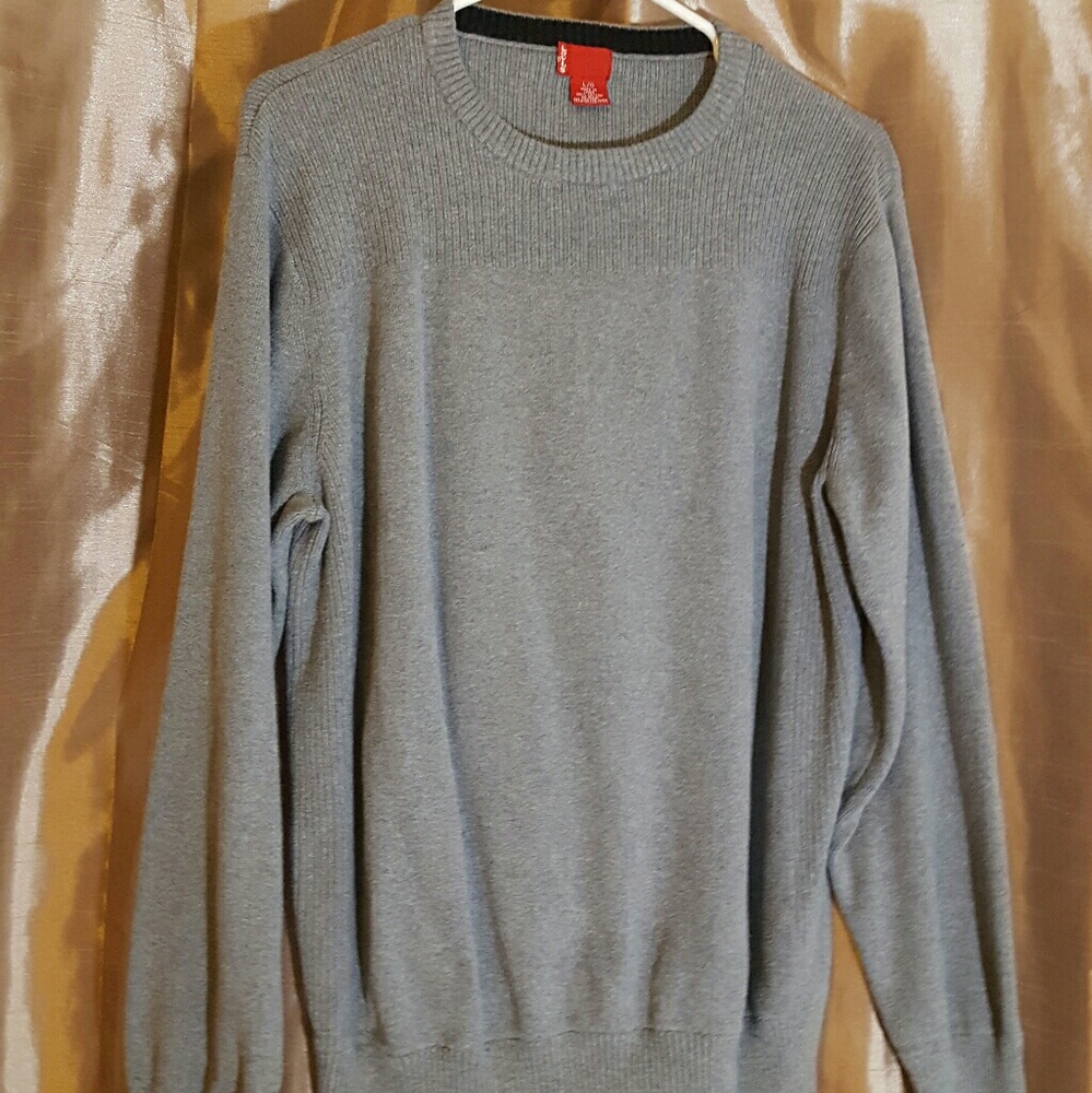 Levi's sweater